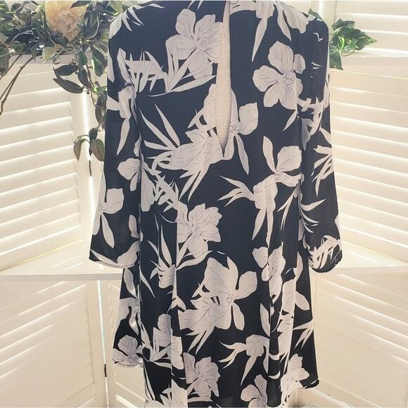 SHOW ME YOUR MUMU BLACK WHITE FLORAL DRESS SIZE SM - Picture 3 of 7